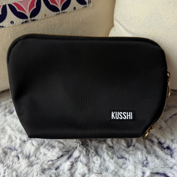 KUSSHI Handbags - KUSSHI Everyday Makeup Bag - Black